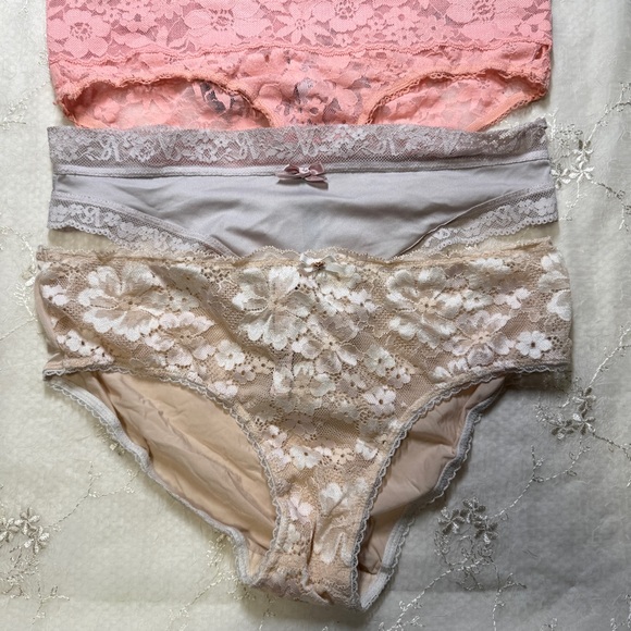 victoria’s secret lace panty bundle (4‑pack) – all size medium - Picture 2 of 6